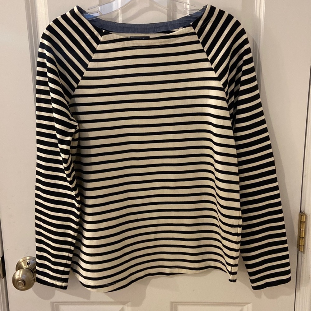 NWOT Izod Raglan Sleeve Size M